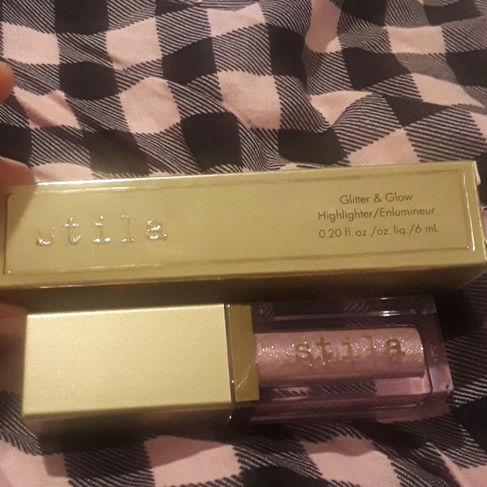 Glitter and Glow Highlighter/Enlumineur